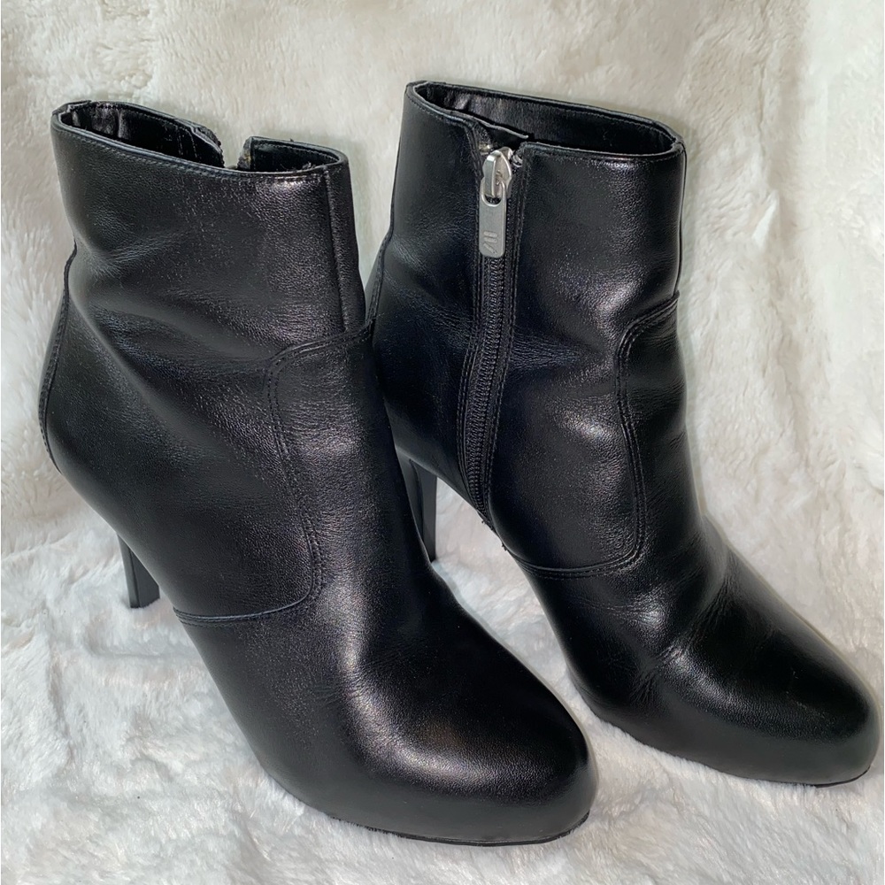 ROCKPORT Plain Black Bootie Platform Black 6M